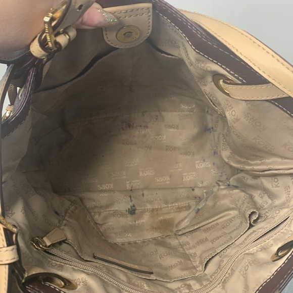 Michael Michale Kors jet set tote in Brown/buff with gold hardware. - Picture 7 of 11